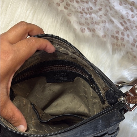 Vintage Timeless Black and Brown Leather Crossbody Bag - Picture 7 of 7